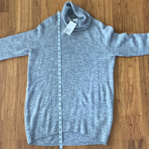 BNWT H&M gray turtle neck tunic - Picture 12 of 12